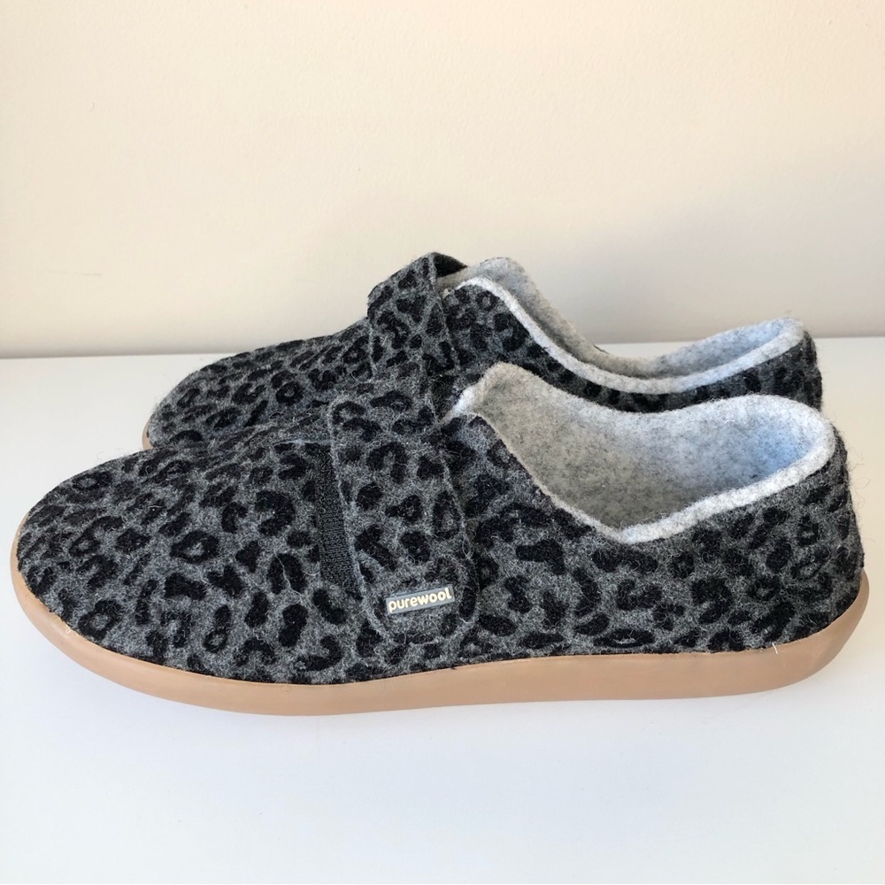 Pure Wool Cozy Feet Gray Leopard Print Rubber Sole Velcro Strap Slipper Shoes 6